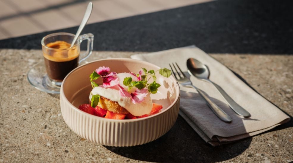 3-rätters middag, hotell och frukost