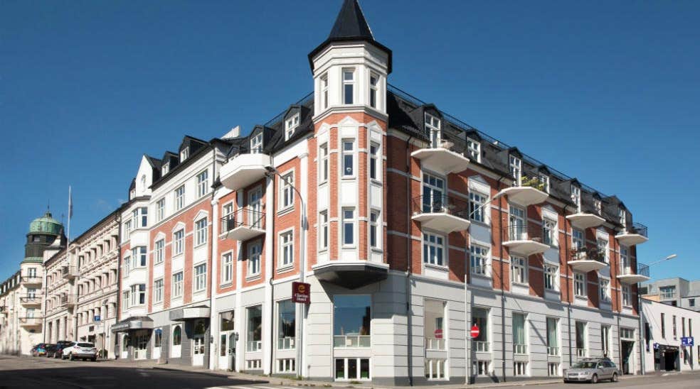 Fasaden på Clarion Collection Hotel Grand Gjøvik i Norge