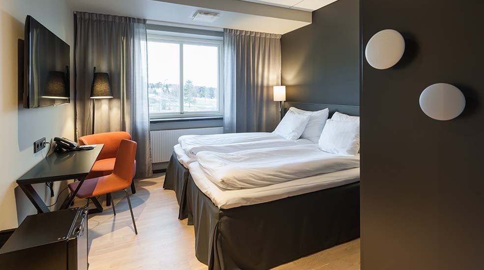Standard dubbelrum i annexet, sedd från dörren på Quality Hotel Frösö Park